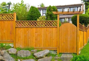 What styles of fence add value to Colorado homes?