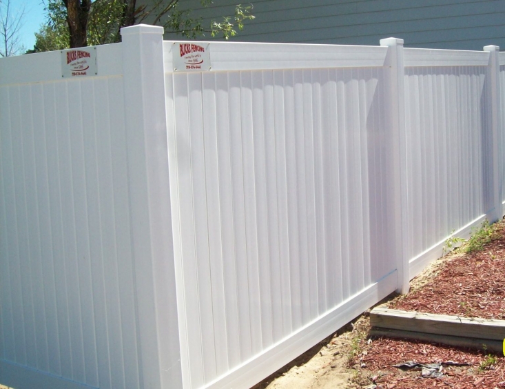 Top 7 advantages of vinyl fencing for Colorado backyards